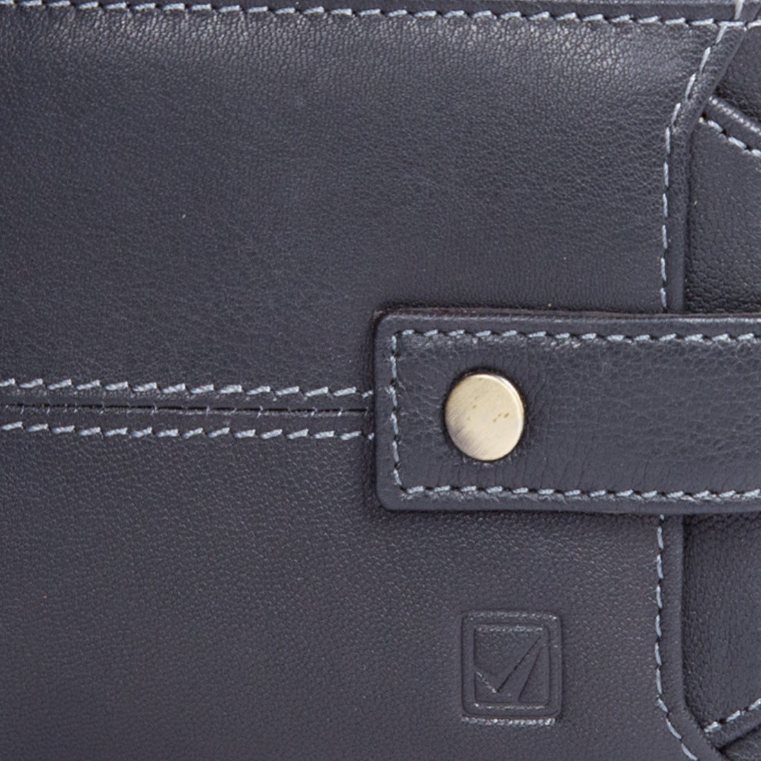 Style Shoes Black Genuine Leather Wallet with Button Closure For Men