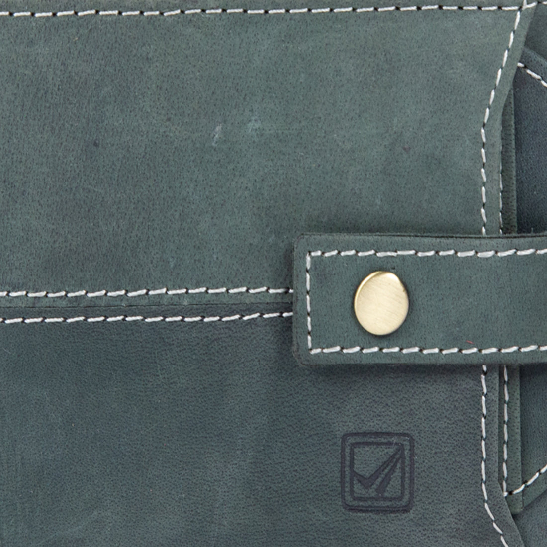 Style Shoes Green Genuine Leather Wallet with Button Closure For Men