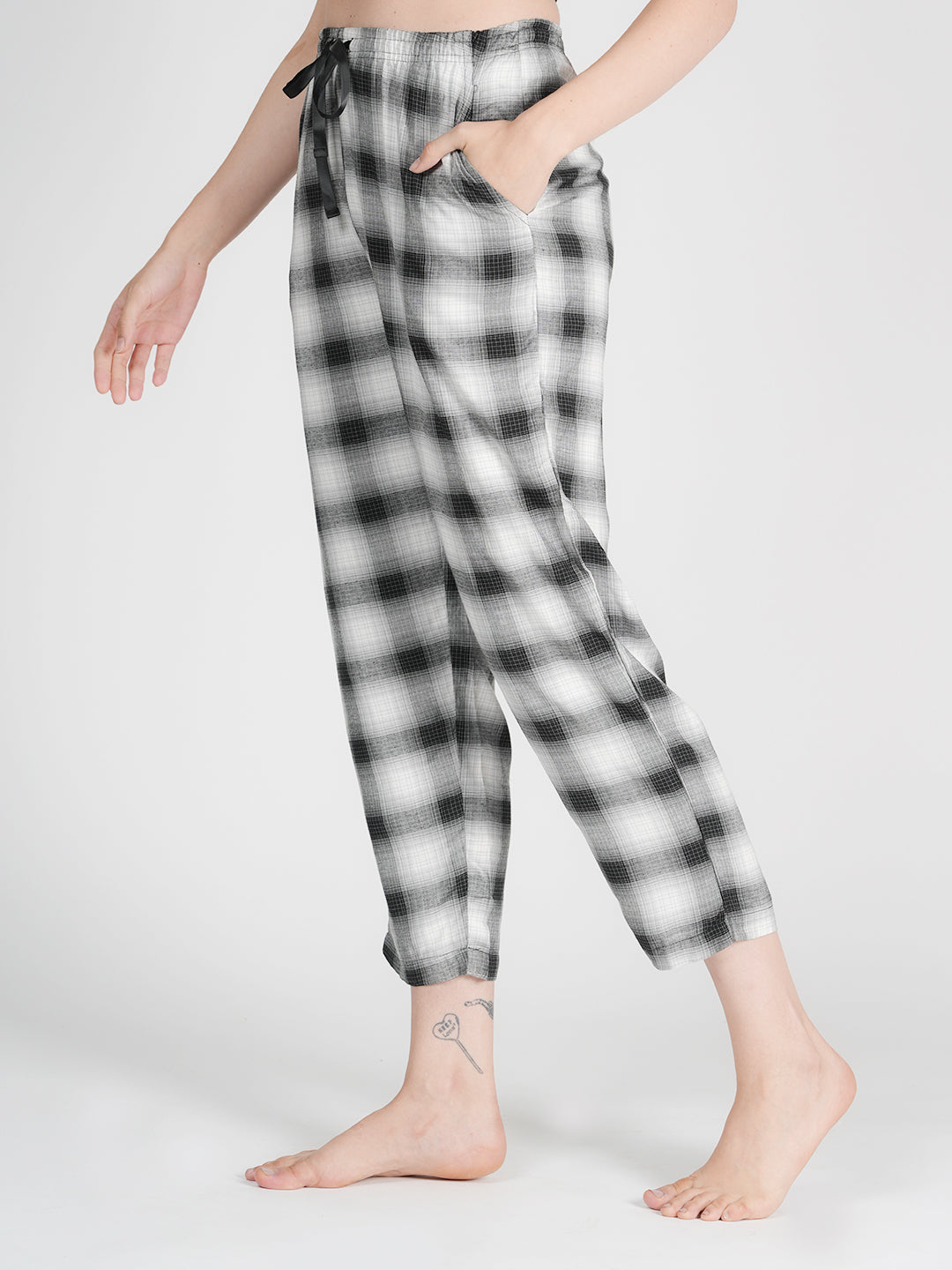 STYLE SHOES Black and White Regular Fit Checked Cotton Pyjama/Lounge Pant for Women & Girls