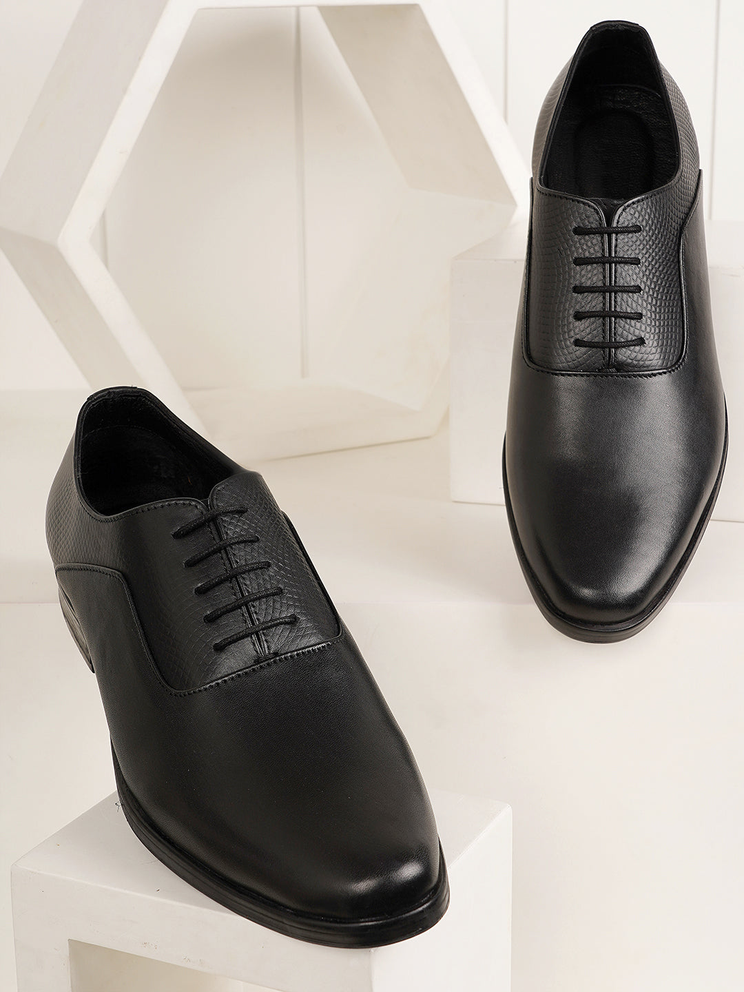 Black Lace Up Men Leather Formal Textured Shoes