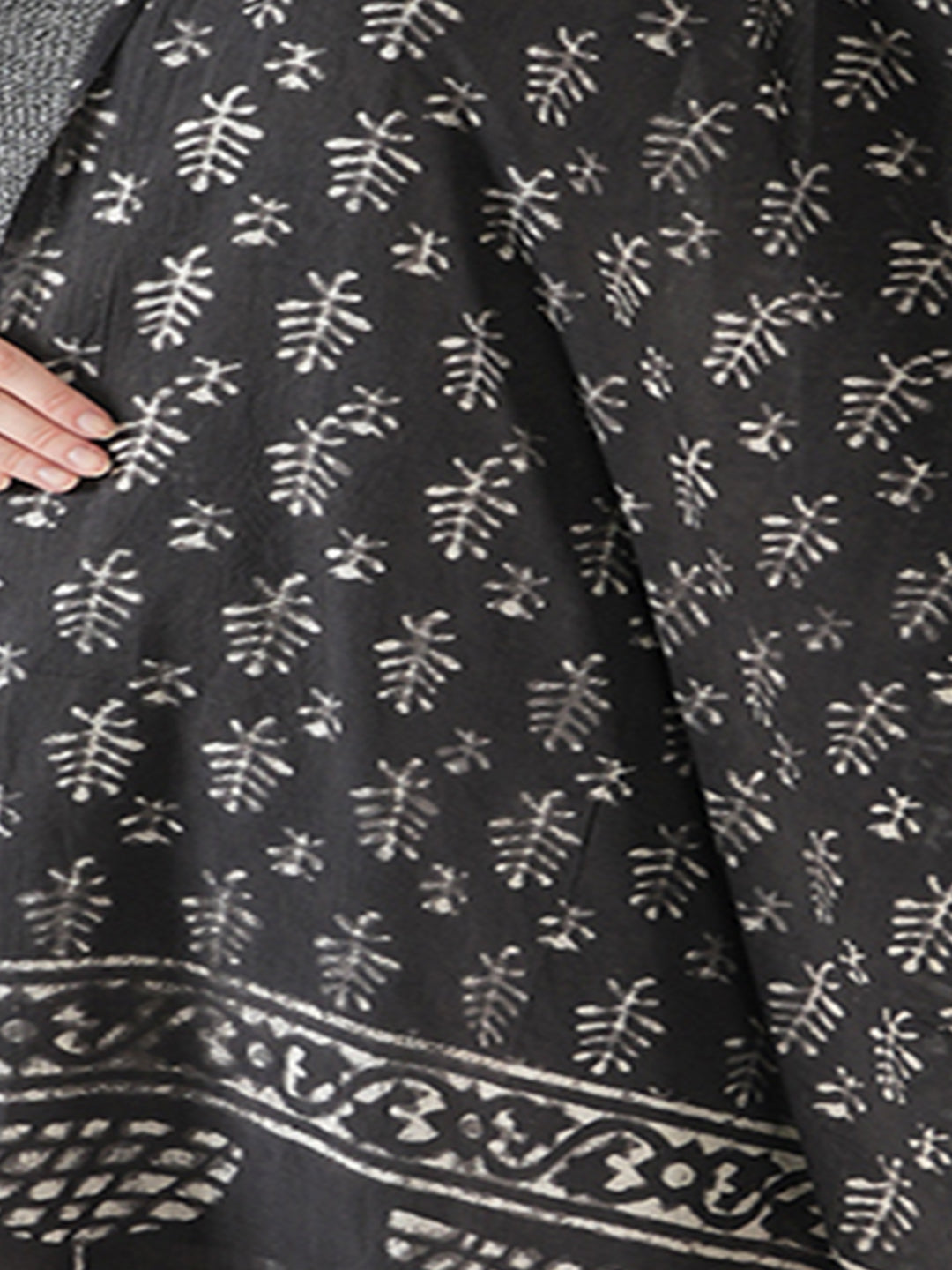 Style Shoes Black Leaves Hand Printed Cotton Stole for Women & Girls