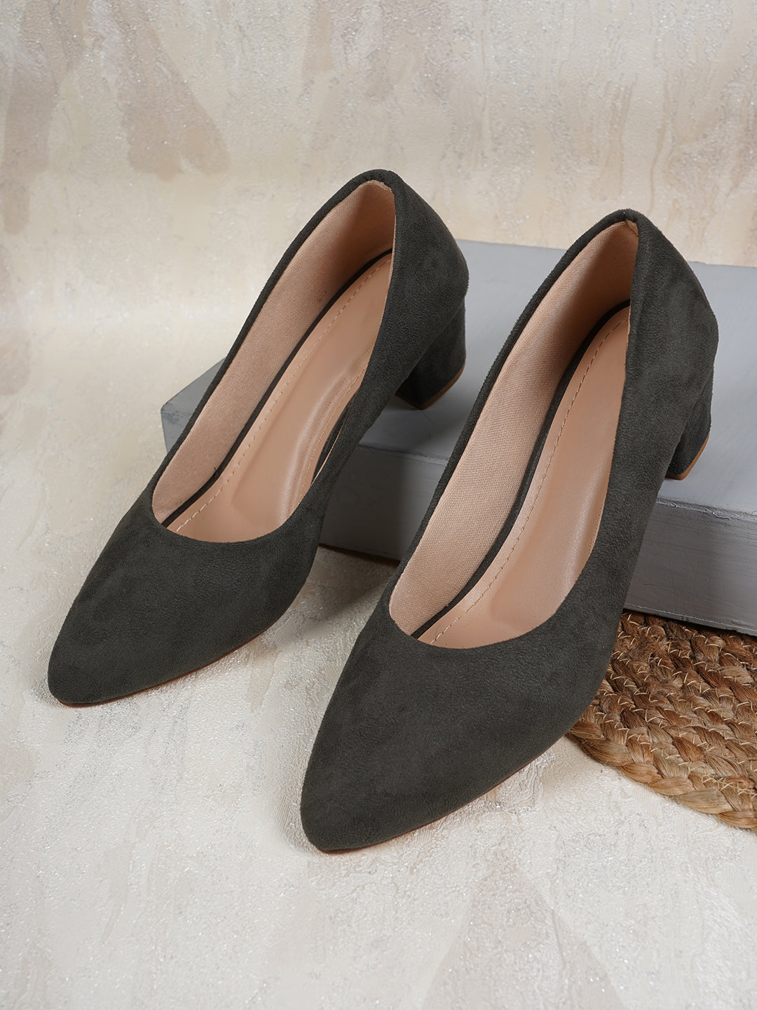 Style Shoes Pointed Toe Suede Block Heels Bellies for Women and Girls