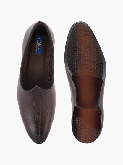 Men Brown Textured Lightweight Comfort Insole Mojaris